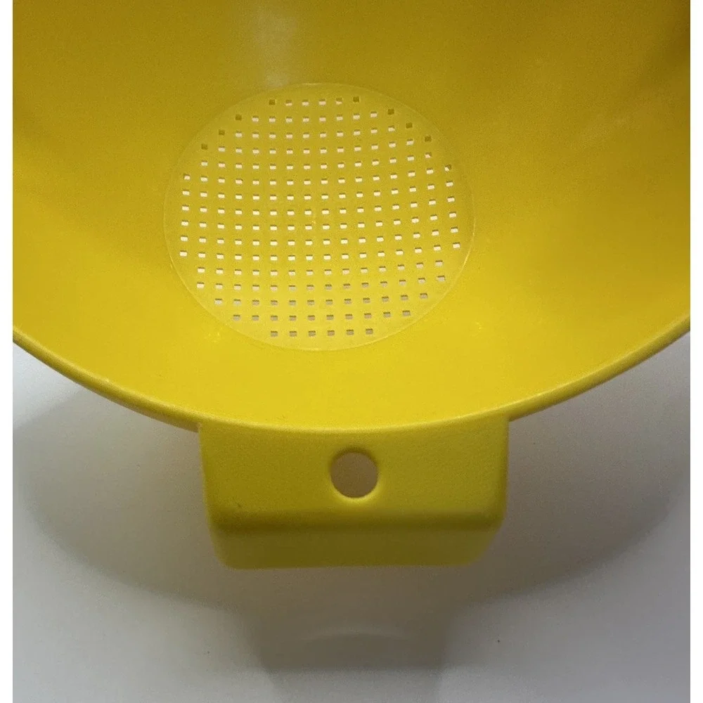 Tupperware Strainer Colander Large 2 Quart Size Yellow EUC Kitchen Utensil